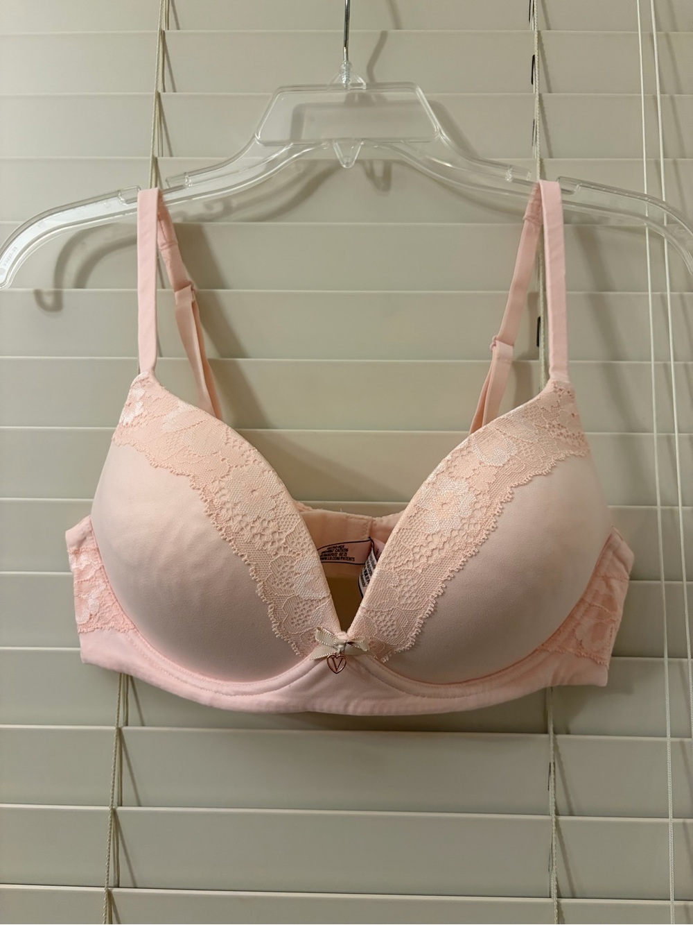 Victoria’s Secret Bra Womens 36C Body By Victoria Padded No-Wire Lace Light Pink